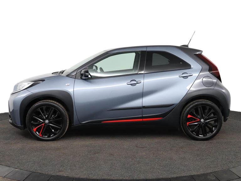 Toyota Aygo X - 1.0 VVT-i S-CVT Undercover 3