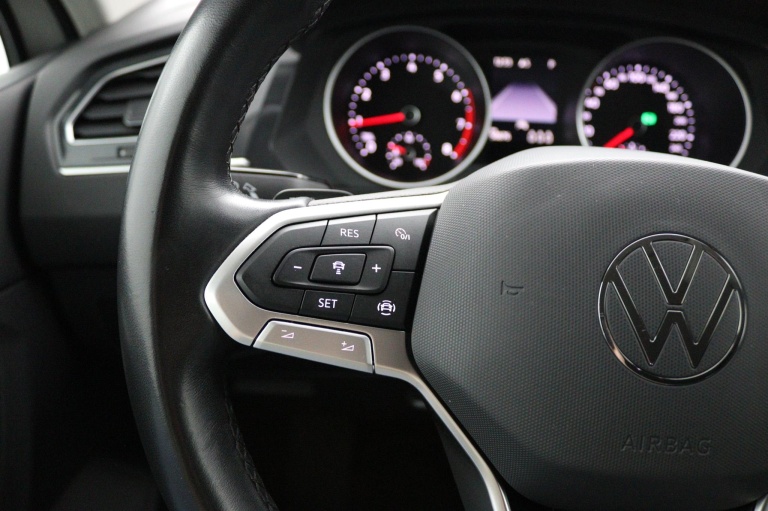 Volkswagen Tiguan - 1.5 TSI Life Business 11