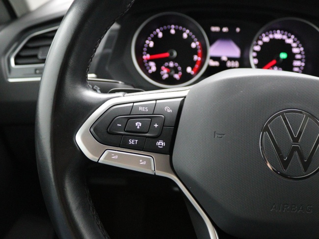 Volkswagen Tiguan - 1.5 TSI Life Business