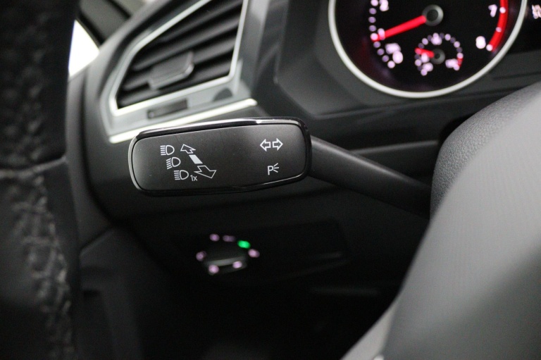 Volkswagen Tiguan - 1.5 TSI Life Business 13