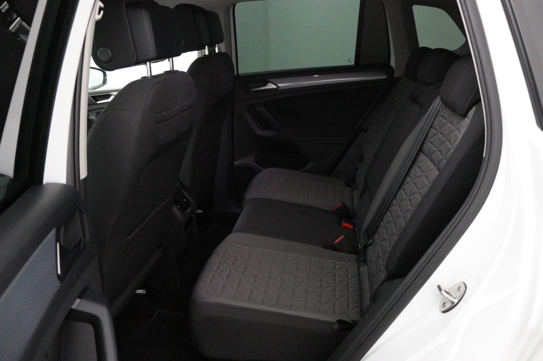 Volkswagen Tiguan - 1.5 TSI Life Business 17