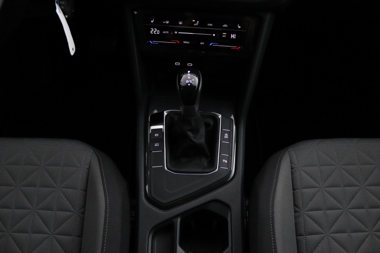 Volkswagen Tiguan - 1.5 TSI Life Business 36