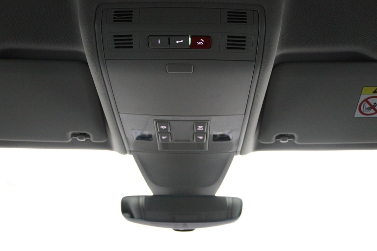 Volkswagen Tiguan - 1.5 TSI Life Business 38