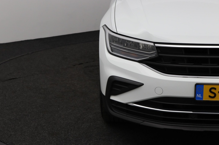 Volkswagen Tiguan - 1.5 TSI Life Business 40