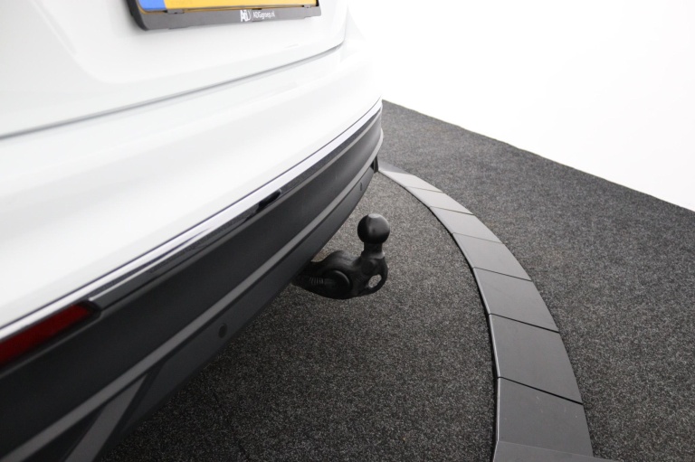 Volkswagen Tiguan - 1.5 TSI Life Business 42