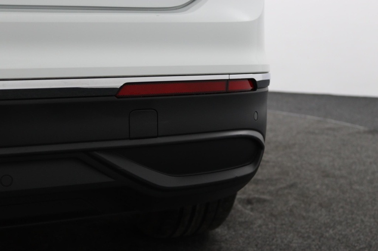 Volkswagen Tiguan - 1.5 TSI Life Business 44