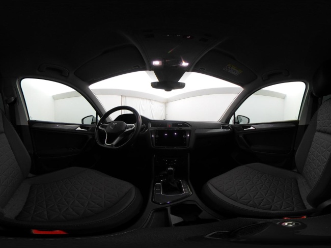 Volkswagen Tiguan - 1.5 TSI Life Business