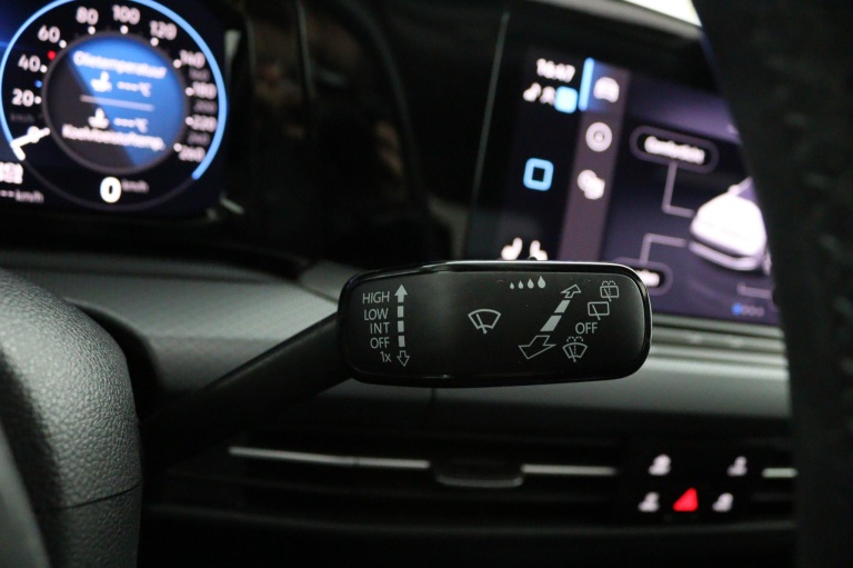 Volkswagen Golf - 1.5 eTSI Style 31