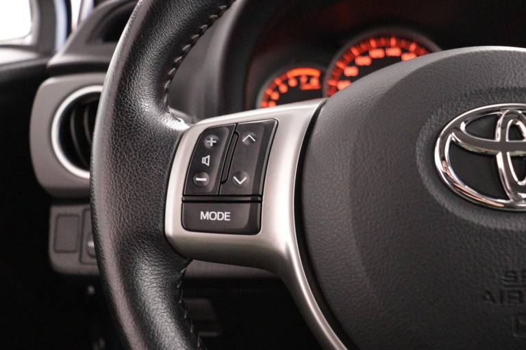 Toyota Yaris - 1.3 VVT-i Aspiration 18