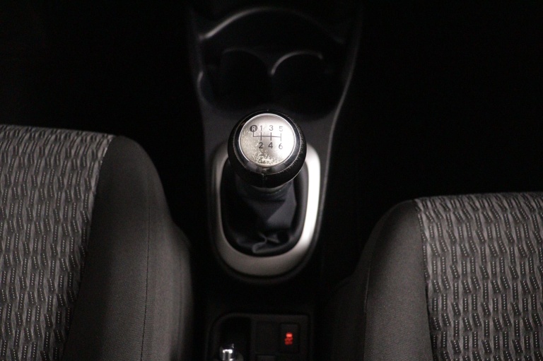 Toyota Yaris - 1.3 VVT-i Aspiration 26