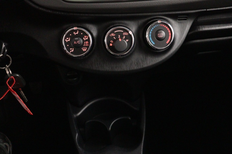 Toyota Yaris - 1.3 VVT-i Aspiration 7