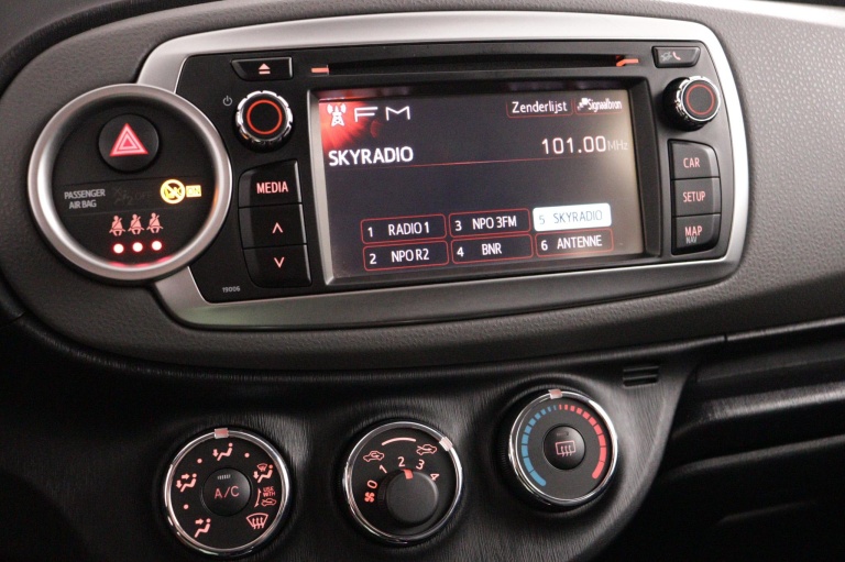 Toyota Yaris - 1.3 VVT-i Aspiration 8