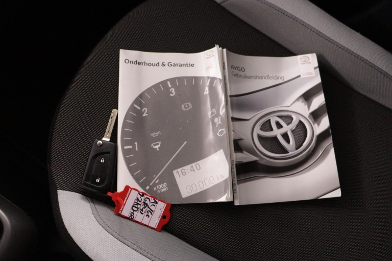 Toyota Aygo - 1.0 VVT-i x-play 11