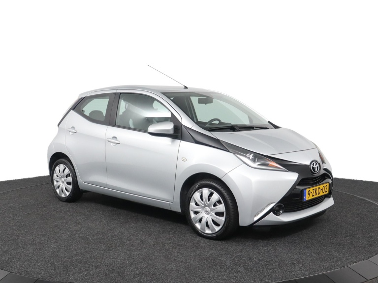 Toyota Aygo - 1.0 VVT-i x-play 14