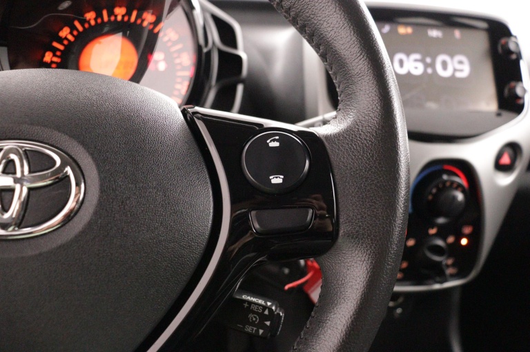 Toyota Aygo - 1.0 VVT-i x-play 21