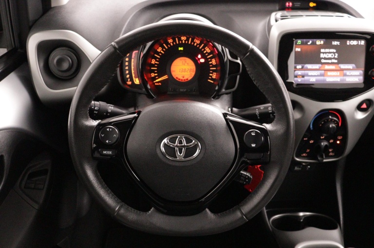 Toyota Aygo - 1.0 VVT-i x-play 43