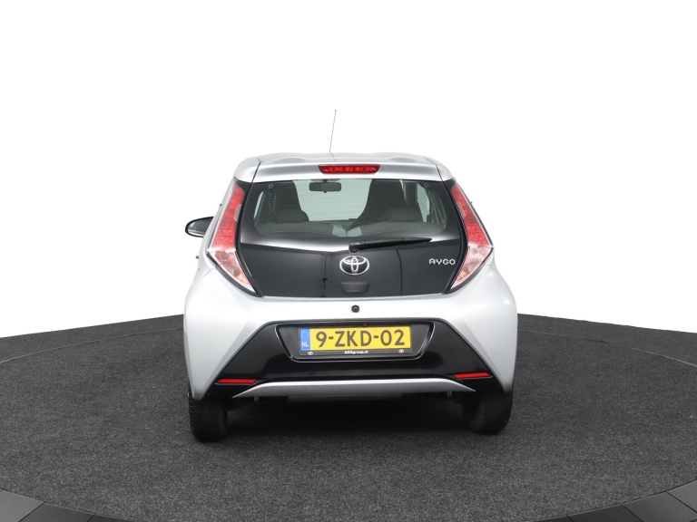 Toyota Aygo - 1.0 VVT-i x-play 45