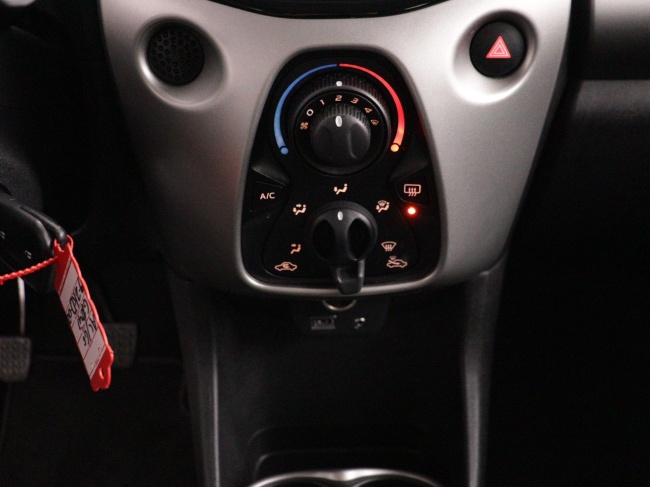 Toyota Aygo - 1.0 VVT-i x-play