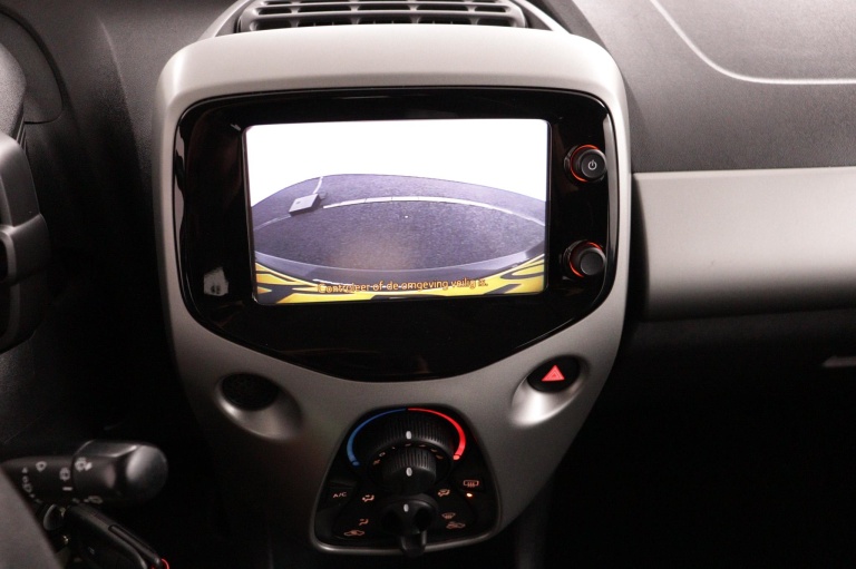 Toyota Aygo - 1.0 VVT-i x-play 9