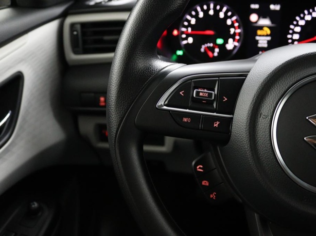 Suzuki Swift - 1.2 Comfort Smart Hybrid