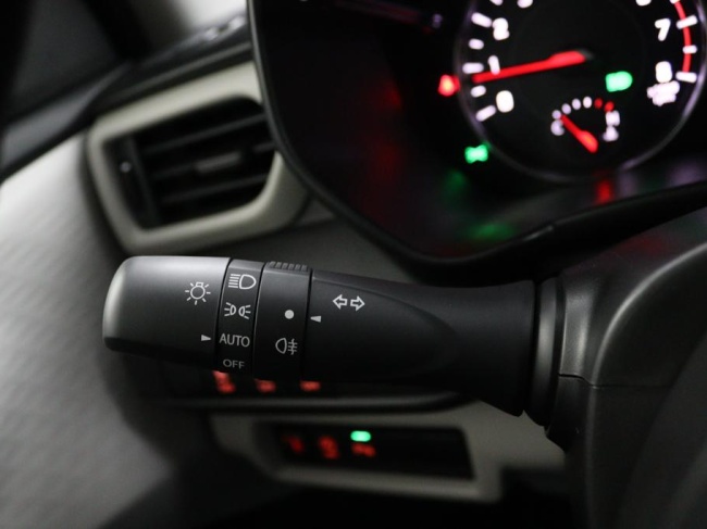 Suzuki Swift - 1.2 Comfort Smart Hybrid