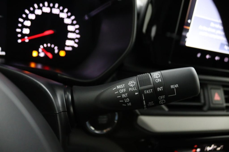 Suzuki Swift - 1.2 Comfort Smart Hybrid 25