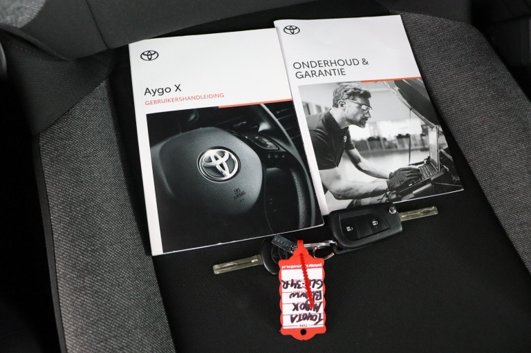 Toyota Aygo X - 1.0 VVT-i MT Play 11