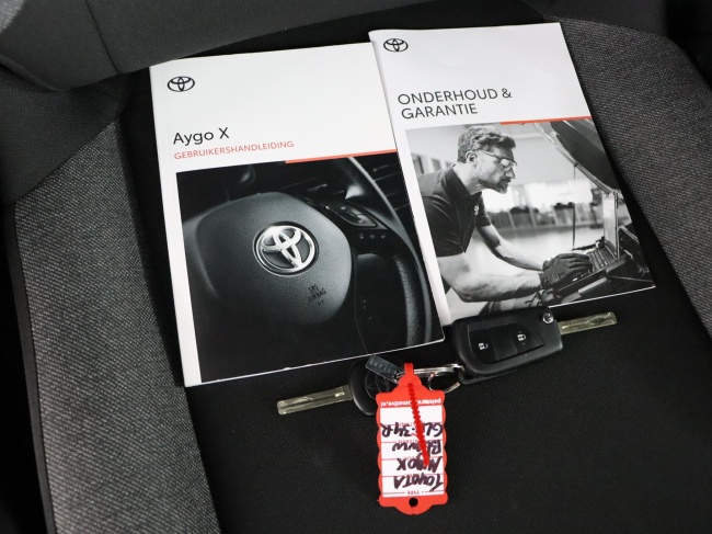 Toyota Aygo X - 1.0 VVT-i MT Play