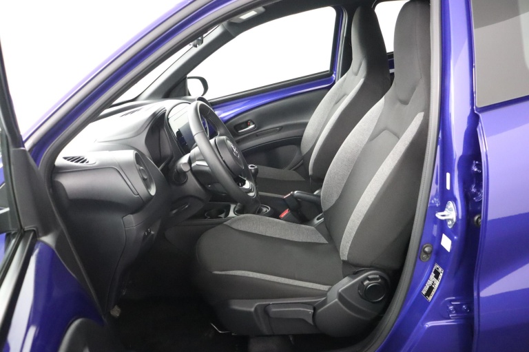 Toyota Aygo X - 1.0 VVT-i MT Play 17