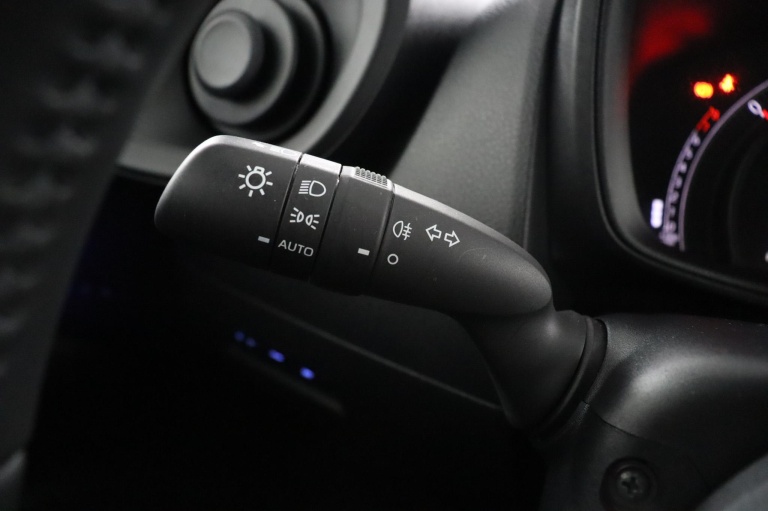 Toyota Aygo X - 1.0 VVT-i MT Play 30