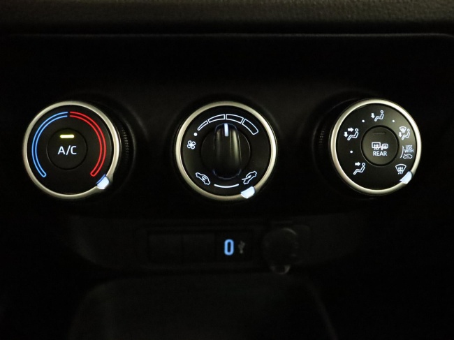 Toyota Aygo X - 1.0 VVT-i MT Play