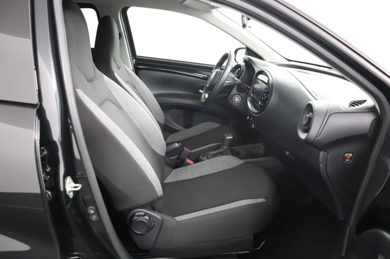 Toyota Aygo X - 1.0 VVT-i S-CVT first 22