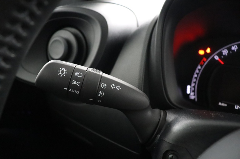 Toyota Aygo X - 1.0 VVT-i S-CVT first 30