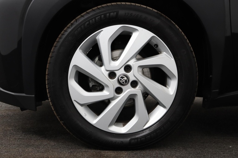 Toyota Aygo X - 1.0 VVT-i S-CVT first 37