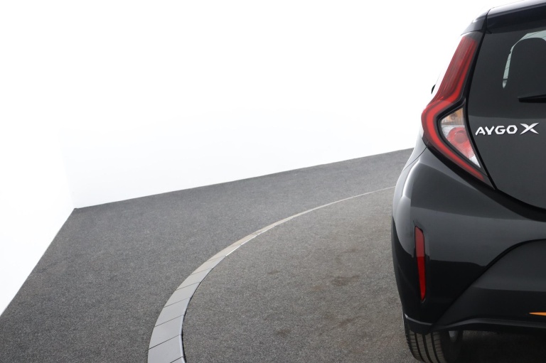 Toyota Aygo X - 1.0 VVT-i S-CVT first 40