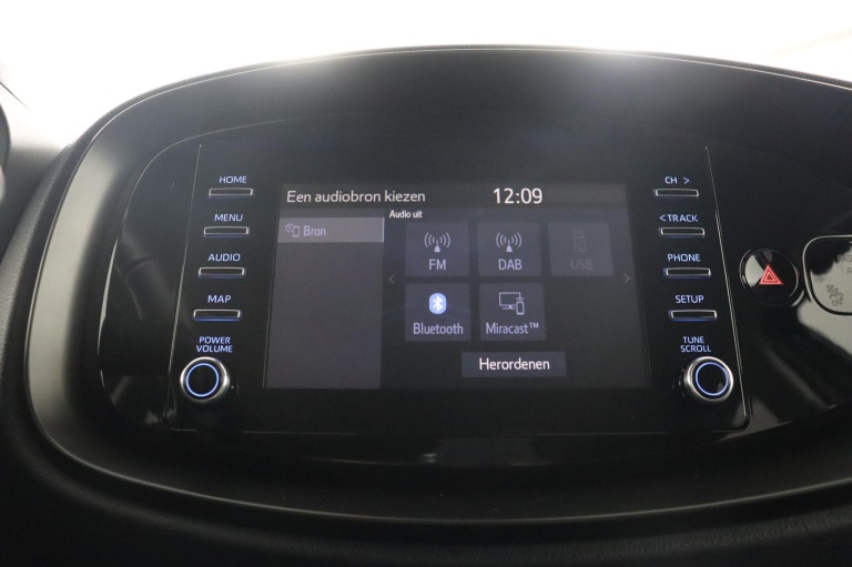 Toyota Aygo X - 1.0 VVT-i S-CVT first 8