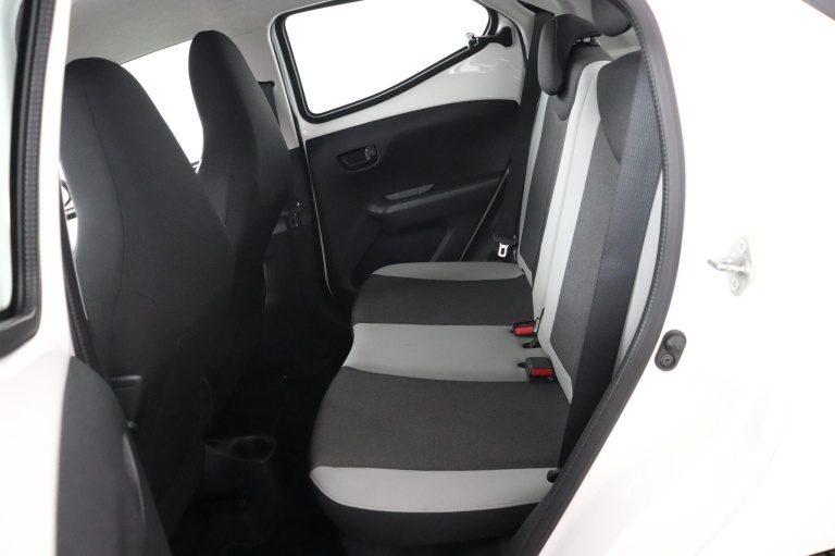 Toyota Aygo - 1.0 VVT-i x-play 18