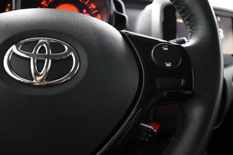 Toyota Aygo - 1.0 VVT-i x-play 21