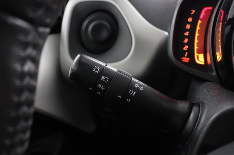 Toyota Aygo - 1.0 VVT-i x-play 29