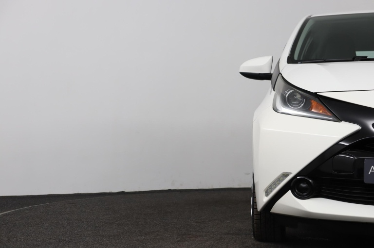Toyota Aygo - 1.0 VVT-i x-play 34