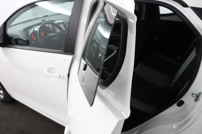 Toyota Aygo - 1.0 VVT-i x-play 54