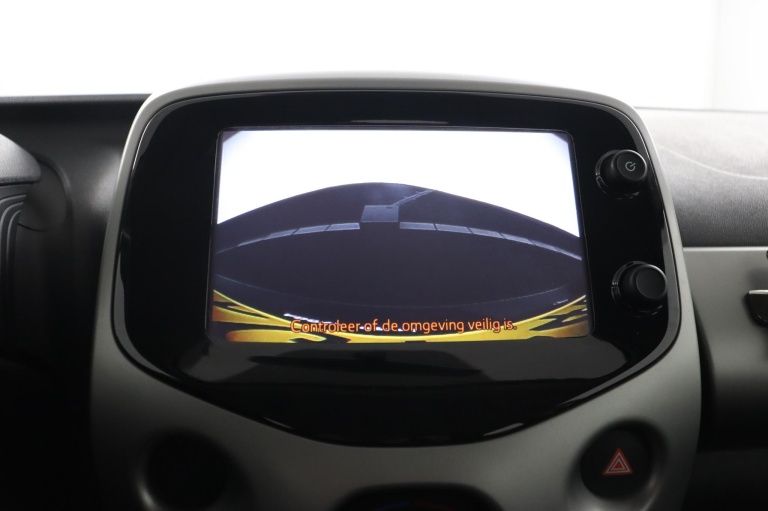 Toyota Aygo - 1.0 VVT-i x-play 9