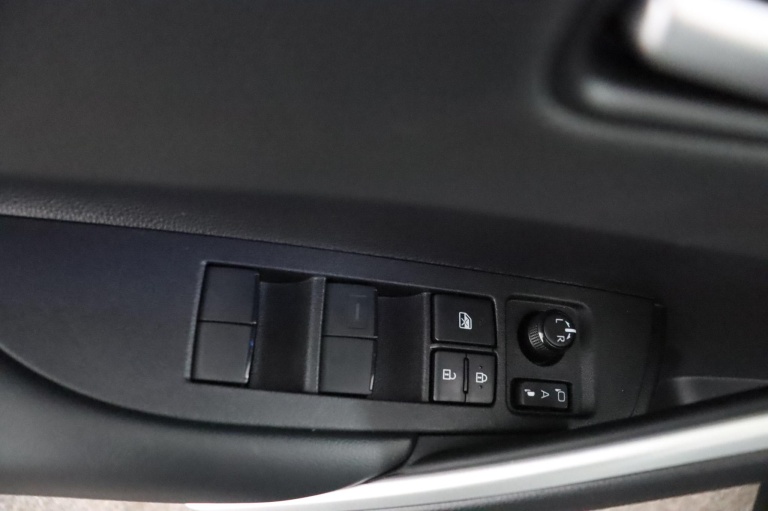 Toyota Corolla Cross - Hybrid 140 Dynamic 29