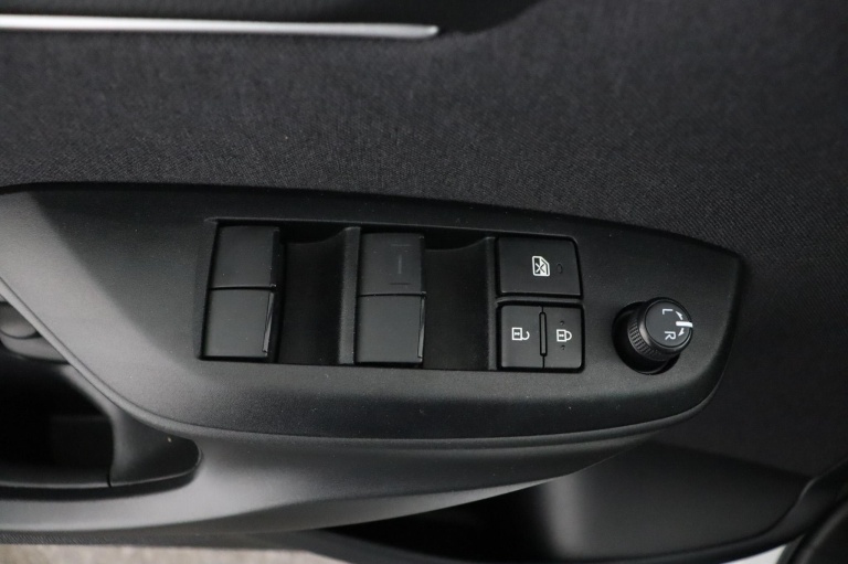 Toyota Yaris - 1.5 Hybrid 115 First Edition 29