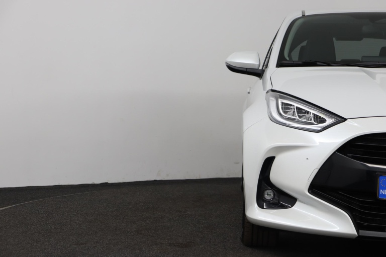 Toyota Yaris - 1.5 Hybrid 115 First Edition 35