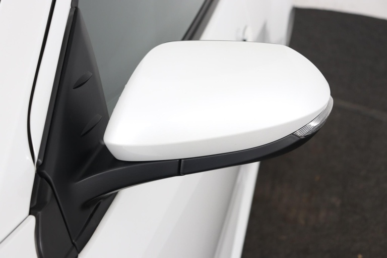 Toyota Yaris - 1.5 Hybrid 115 First Edition 36