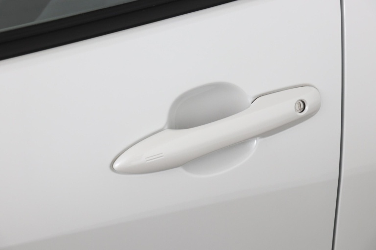 Toyota Yaris - 1.5 Hybrid 115 First Edition 38