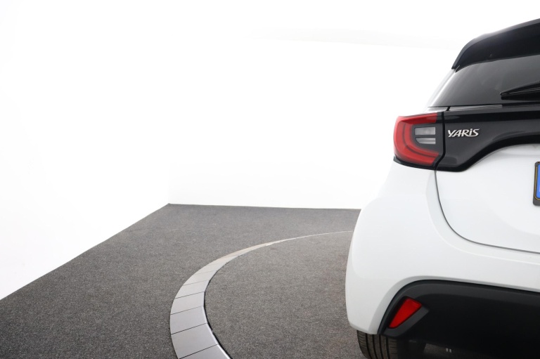 Toyota Yaris - 1.5 Hybrid 115 First Edition 40