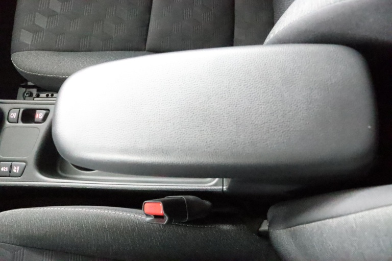 Toyota Yaris - 1.5 Hybrid 115 First Edition 56