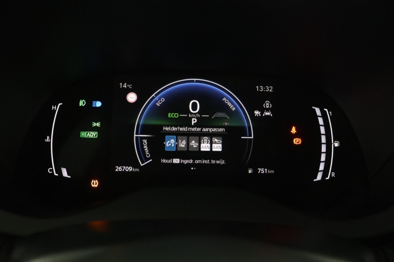 Toyota Yaris - 1.5 Hybrid 115 First Edition 6